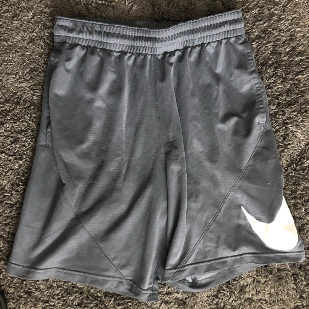 Nike Grey Basketball Shorts Size Large